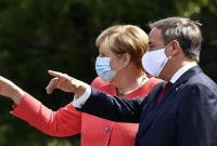 Партія Меркель зазнала поразки на ключових виборах у двох землях у ФРН - екзит-поли
