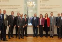 Послы G7 обеспокоены судебными решениями по искам Коломойского - НБУ