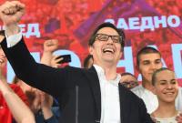 Порошенко поздравил Пендаровского с победой на выборах президента Северной Македонии