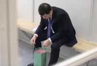Суд арестовал почти 300 тысяч долларов на счету Насирова