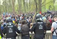 У Берліні 60 поліцейських постраждали в результаті зіткнень з радикалами У Берліні 60 поліцейських постраждали в результаті зіткнень з радикалами